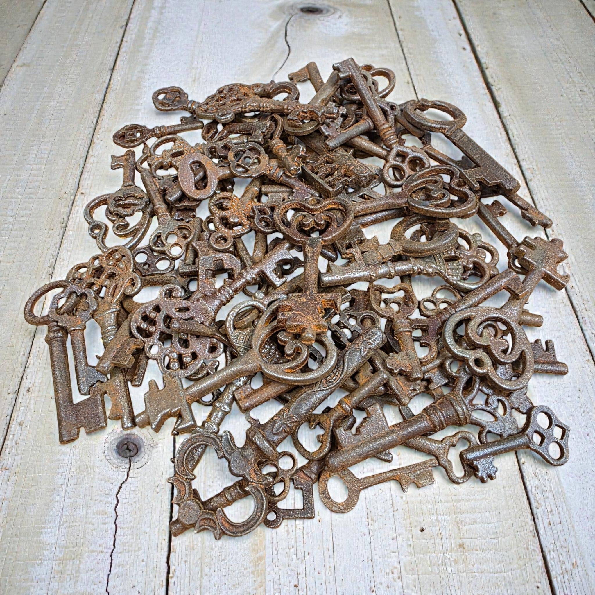 19th - Century Cast Iron Assorted Keys With Antique Finish (Lot of 25) - Jones Peak