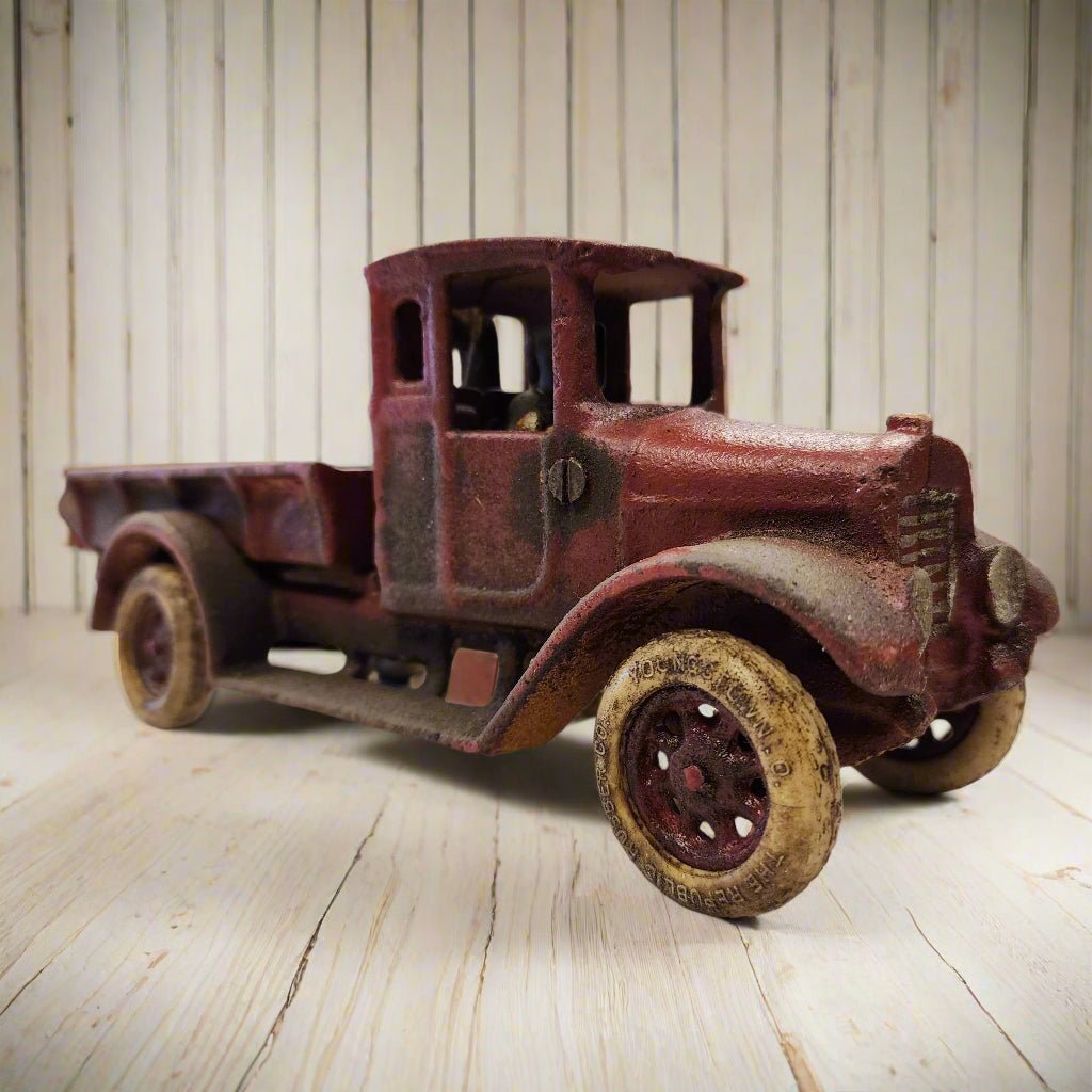 Dump Truck Cast Iron with Movable Truck Bed & Rubber Wheels (10" x 3") - Jones Peak