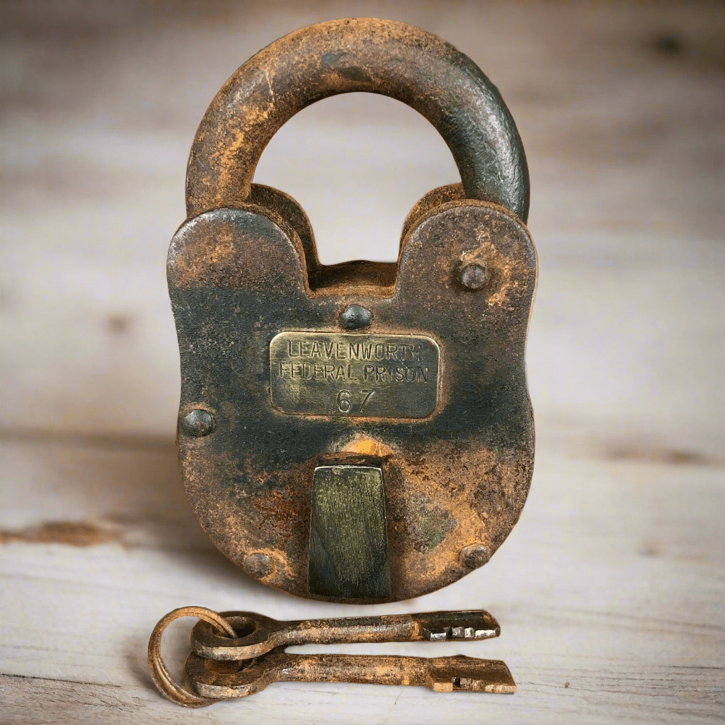 Leavenworth Federal Prison Cast Iron Working Lock & Keys With Antique Finish (3" x 5") - Jones Peak
