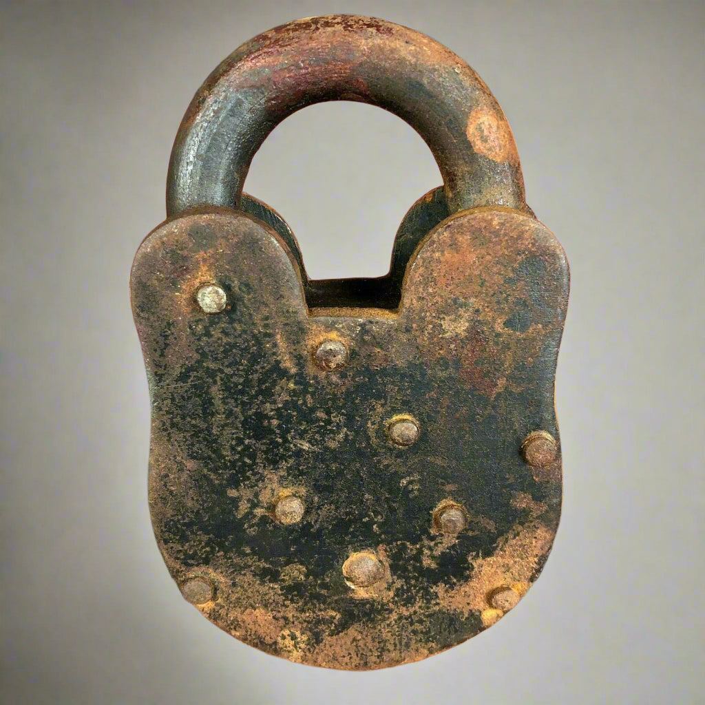 Leavenworth Federal Prison Cast Iron Working Lock & Keys With Antique Finish (3" x 5") - Jones Peak