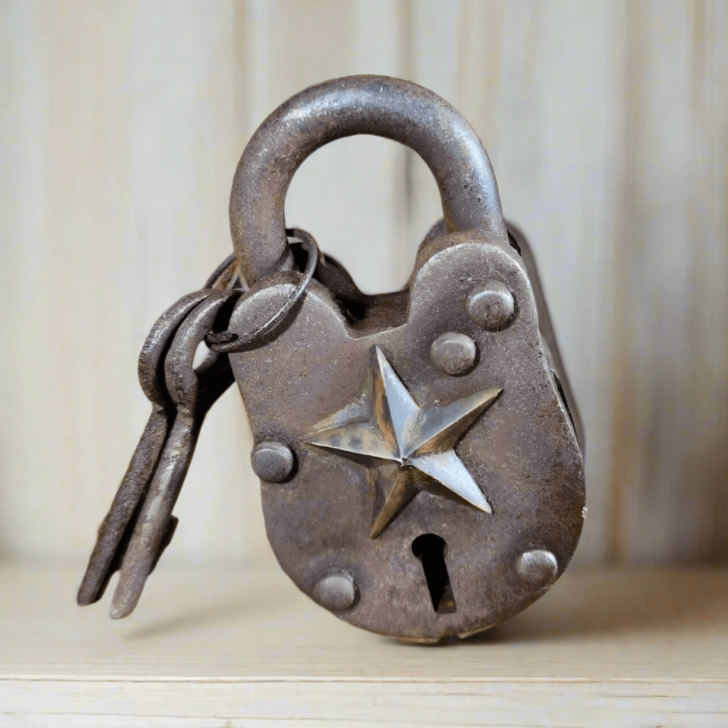 Lone Star Texas Gate Lock With Working Keys & Antique Finish (2.5" x 1.5") - Jones Peak