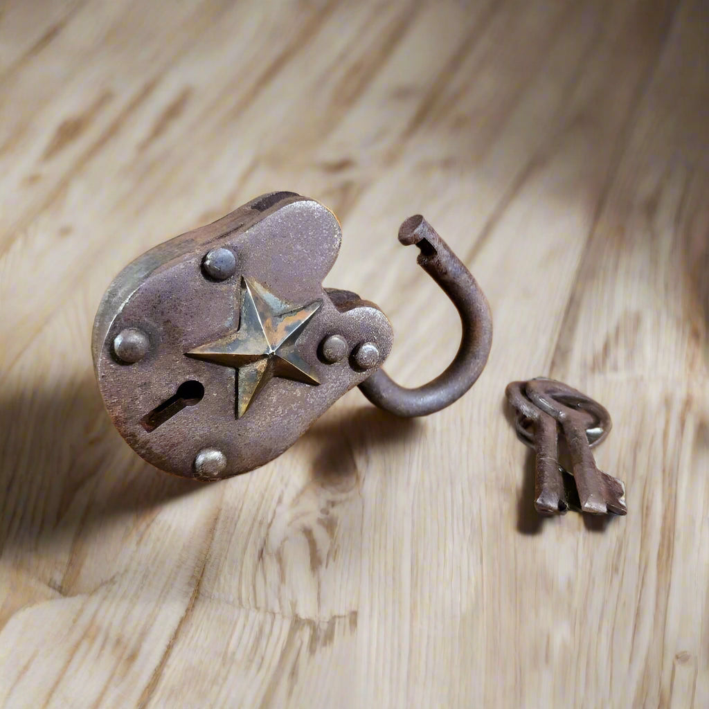 Lone Star Texas Gate Lock With Working Keys & Antique Finish (2.5" x 1.5") - Jones Peak