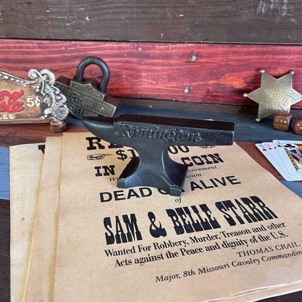 Remington Cast Iron Anvil Paperweight With Painted Antique Finish (5.5" x 2.5" x 1") - Jones Peak