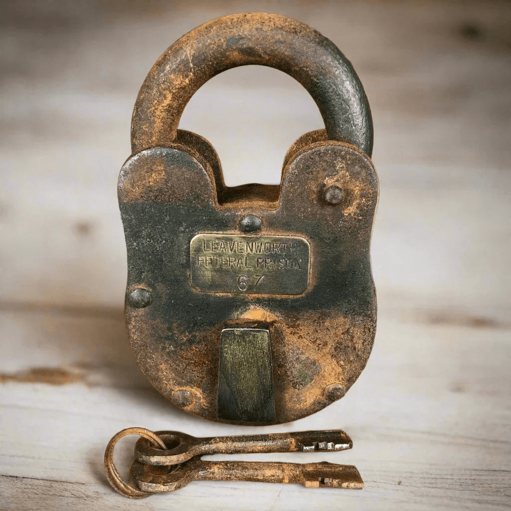 Leavenworth Federal Prison Cast Iron Working Lock & Keys With Antique Finish (3" x 5") - Jones Peak
