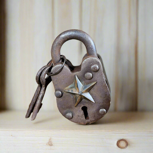 Lone Star Texas Gate Lock With Working Keys & Antique Finish (2.5" x 1.5")