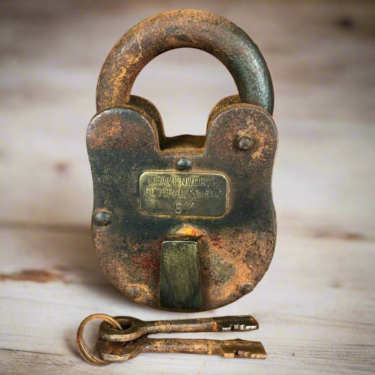 Leavenworth Federal Prison Cast Iron Working Lock & Keys With Antique Finish (3" x 5")