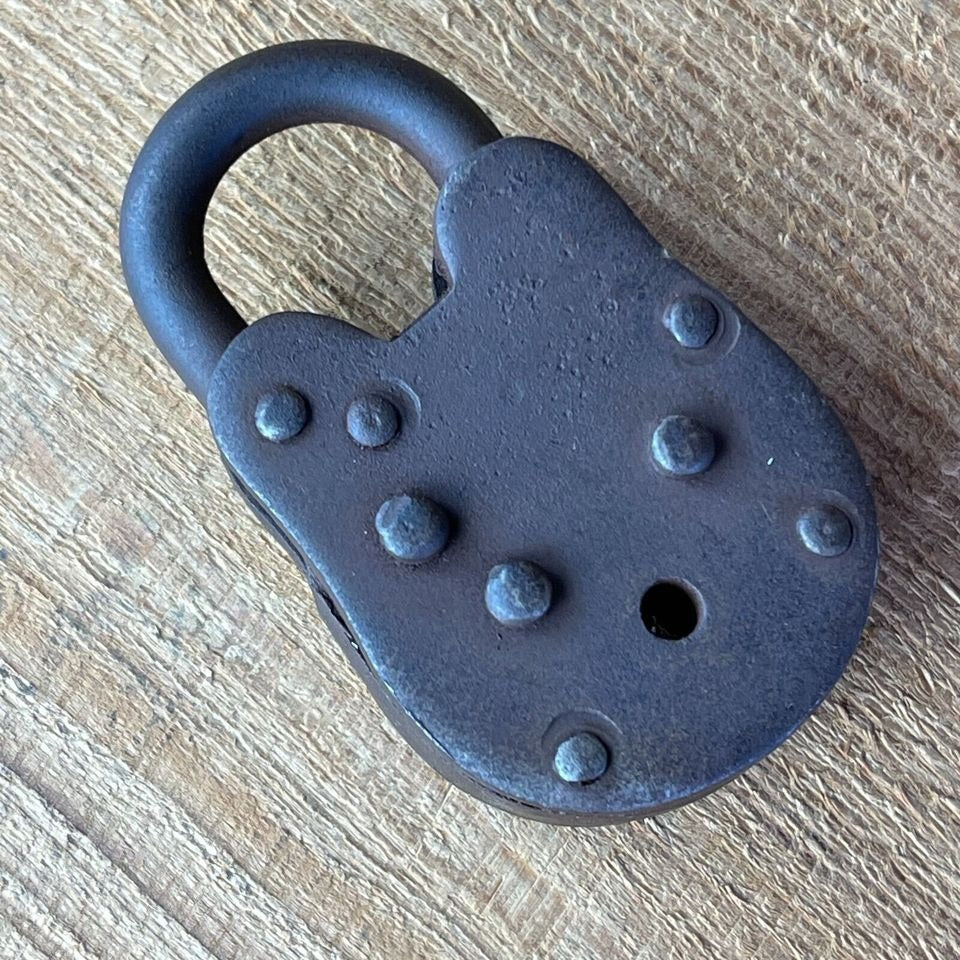 Winchester Cast Iron Lock With Keys & Antique Finish (2.5" x 1.5")