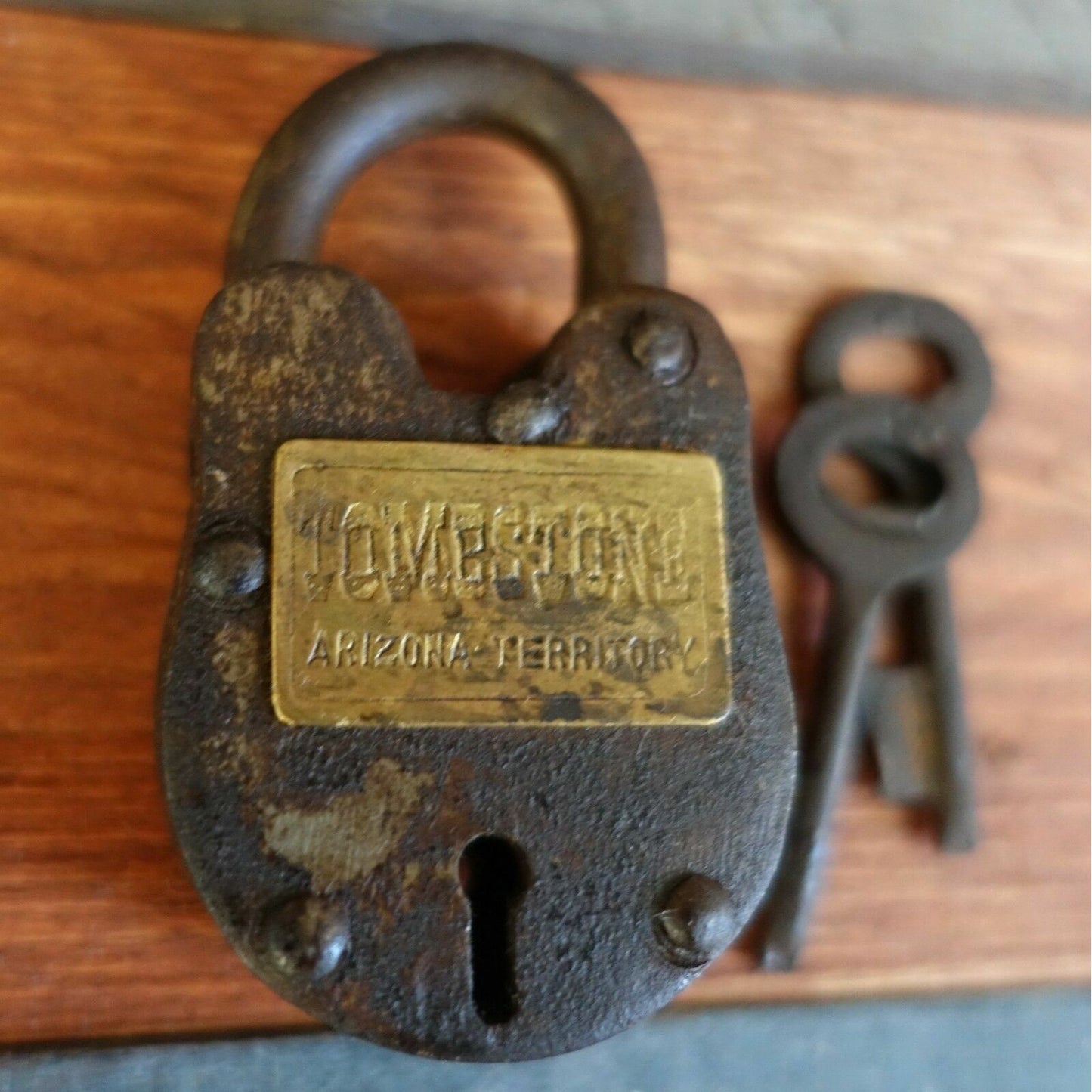 Tombstone Arizona Territory Cast Iron Lock With Keys & Antique Finish (2.5" x 1.5")