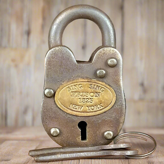 Sing Sing Prison New York 1825 Cast Iron Lock and Keys With Antique Finish (2.5" x 1.5")