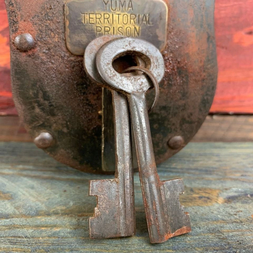 Yuma Territorial Prison Cast Iron Lock & Keys With Antique Finish (3" x 5")