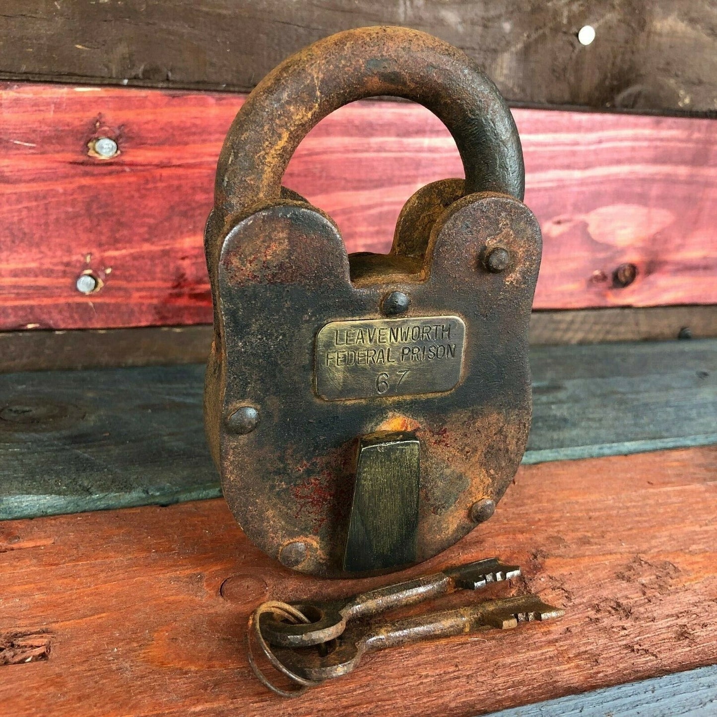 Leavenworth Federal Prison Cast Iron Working Lock & Keys With Antique Finish (3" x 5")