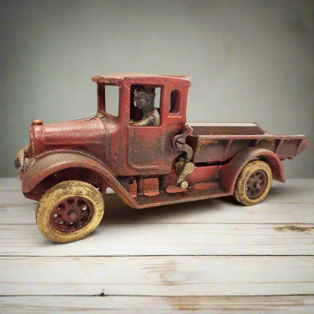 Dump Truck Cast Iron with Movable Truck Bed & Rubber Wheels (10" x 3") - Jones Peak