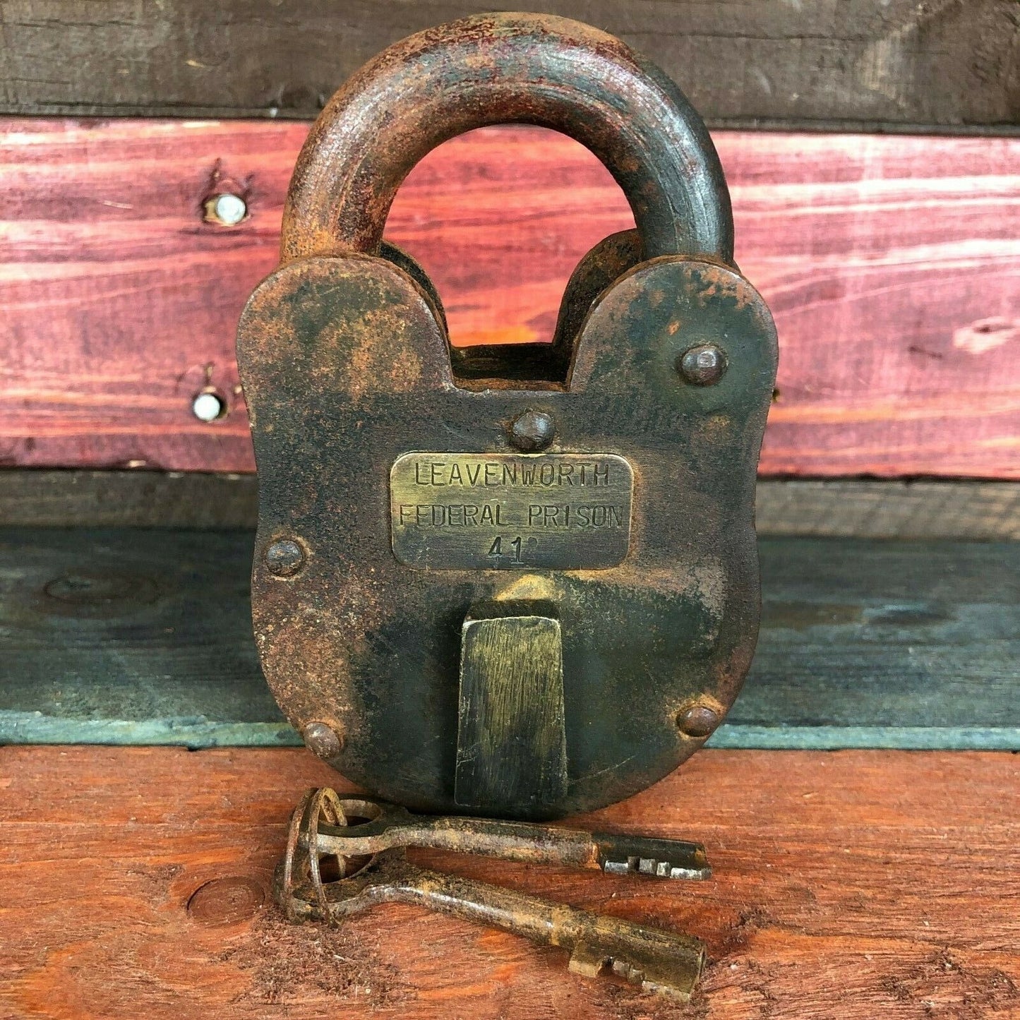 Leavenworth Federal Prison Cast Iron Working Lock & Keys With Antique Finish (3" x 5")