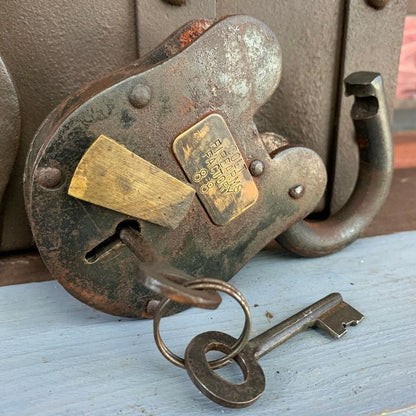 Colt Factory Cast Iron Lock & Keys With Antique Finish (3" x 5") - Jones Peak