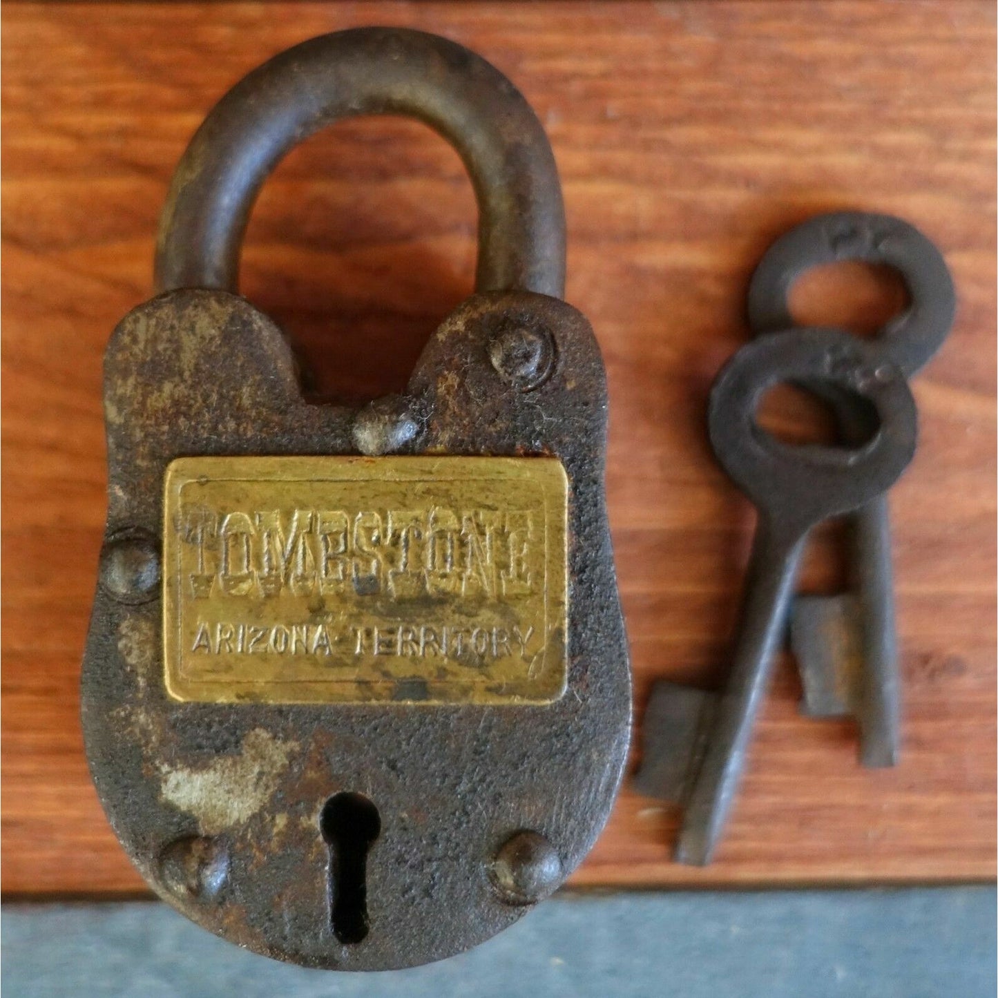 Tombstone Arizona Territory Cast Iron Lock With Keys & Antique Finish (2.5" x 1.5")