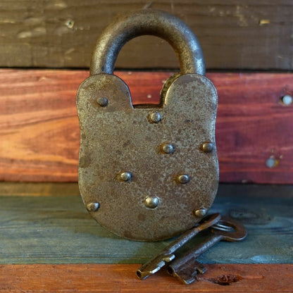 New York Insane Asylum Cast Iron Lock & Keys With Antique Finish (3" x 5") - Jones Peak