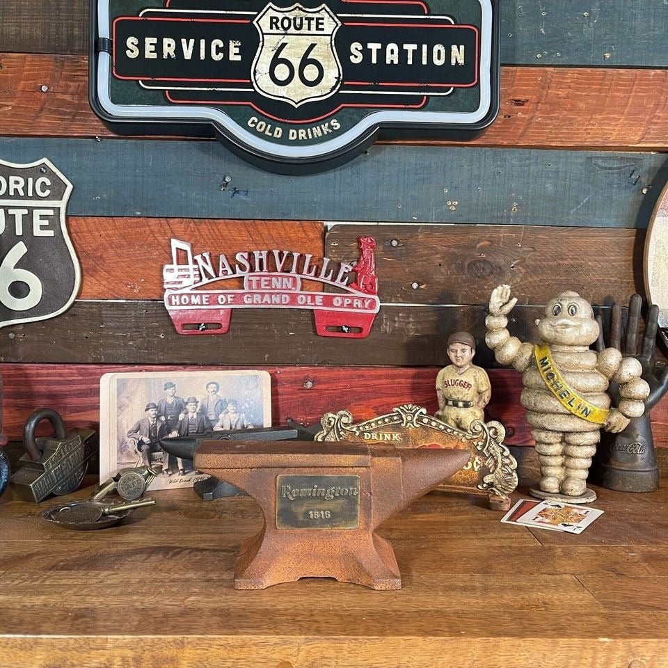 Remington 1816 Cast Iron Anvil Paperweight With Antique Finish (8" x 3.5" x 2") - Jones Peak