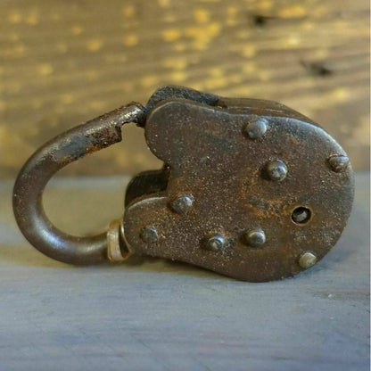 Pony Express Cast Iron Gate Lock With Brass Tag & Keys (2.5" x 1.5") - Jones Peak