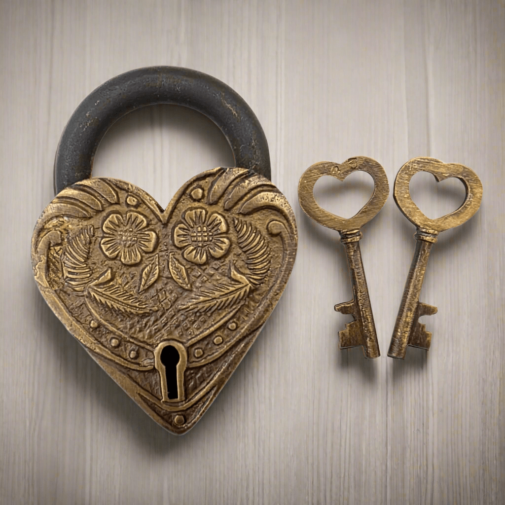 Victorian Ornate Heart Shaped Brass Lock With Antique Vintage Finish (4.25" x 3" x 0.75") - Jones Peak